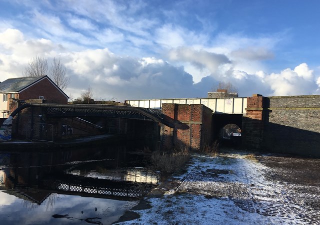 Leeds Liverpool Canal railway bridge