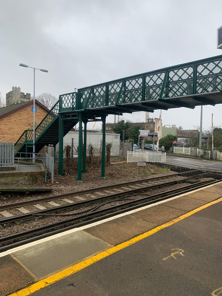 Snodland station footbridge