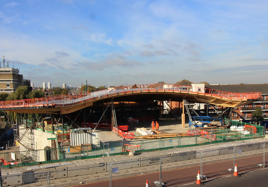 Abbey Wood station roof takes shape 250852