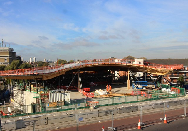 Abbey Wood station roof takes shape 250852