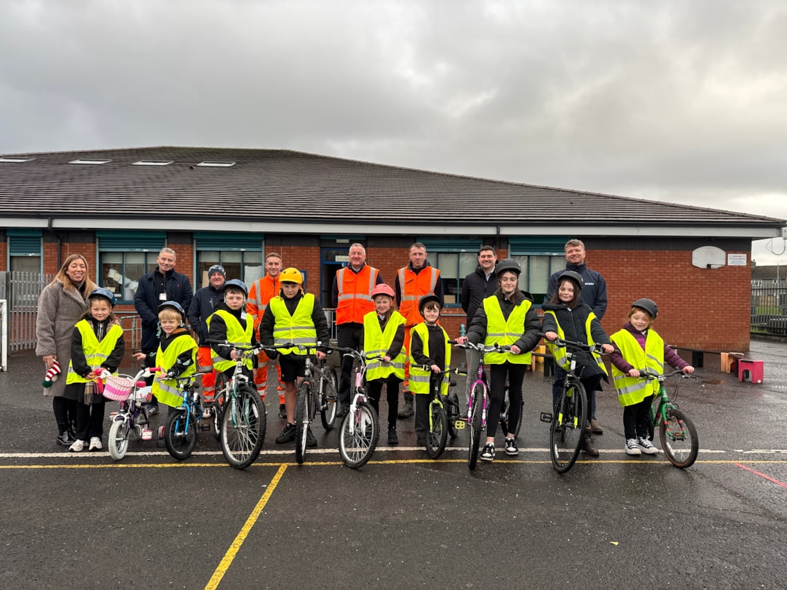 Blacklands Primary, Kilwinning bike handover