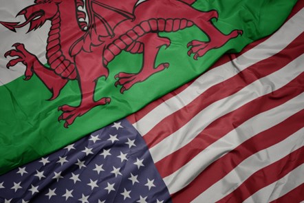 shutterstock 1471044074-Wales-America-USA-Flag-Draig Goch