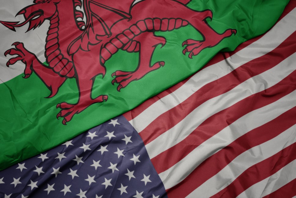 shutterstock 1471044074-Wales-America-USA-Flag-Draig Goch