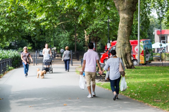 TfL launches new walking maps during National Walking Month to help Londoners reap rewards of travelling on foot: TfL Image - Walking in London 1