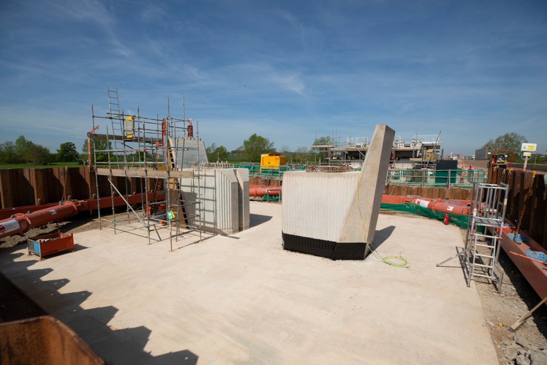 Views of the central piers at the Thame Valley Viaduct May 2024