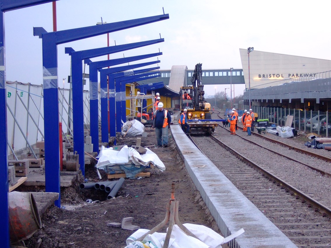 GREAT WESTERN MAIN LINE TO BENEFIT AS £2.4 BILLION RAIL EXPANSION PROGRAMME UNVEILED: Bristol Parkway Platform 4 under construction