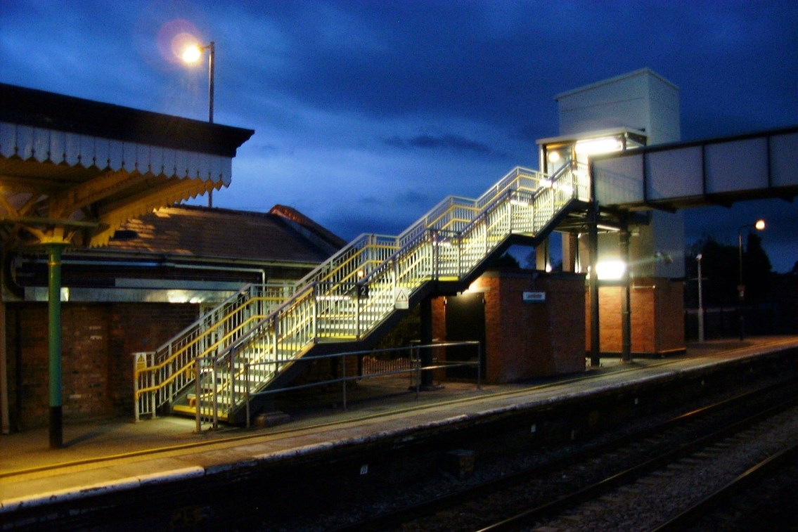 Leominster Station footbridge: Leominster Station footbridge