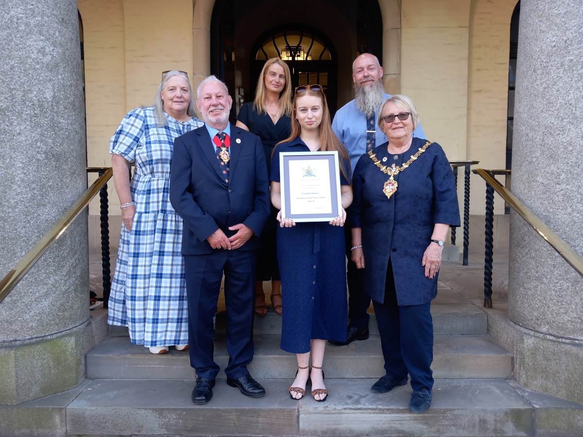 Mayor meets award-winning performing arts champion Elizabeth Downes