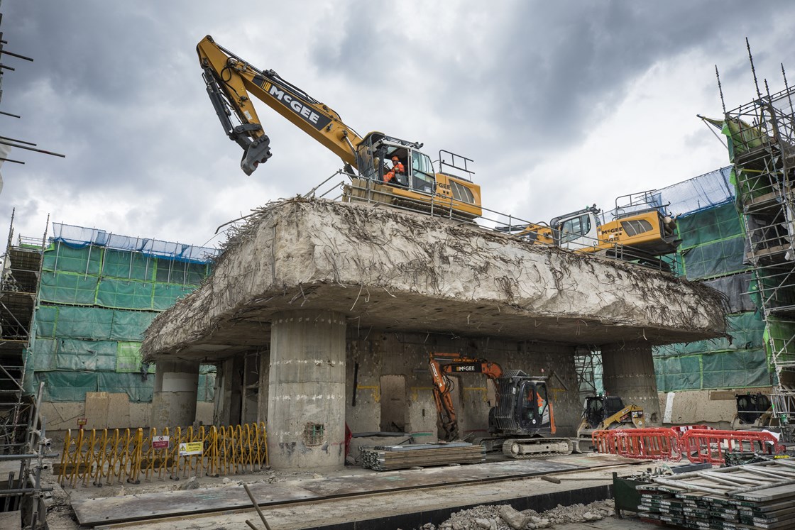 Euston EWC Towers Demoltion July 2020: Credit: John Zammit
(crane, construction, Euston Towers, Euston station)
Internal Asset No.  16946