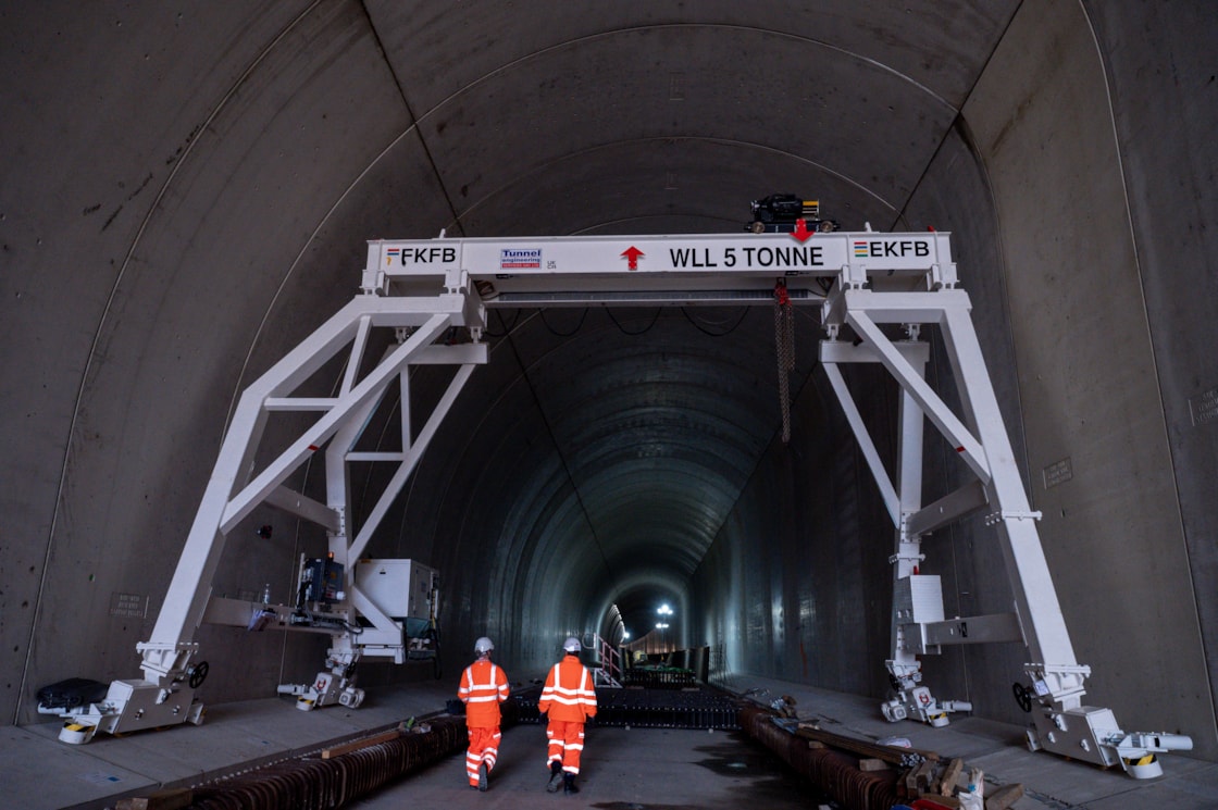 20251016 Greatworth  tunnel and slab laying-81