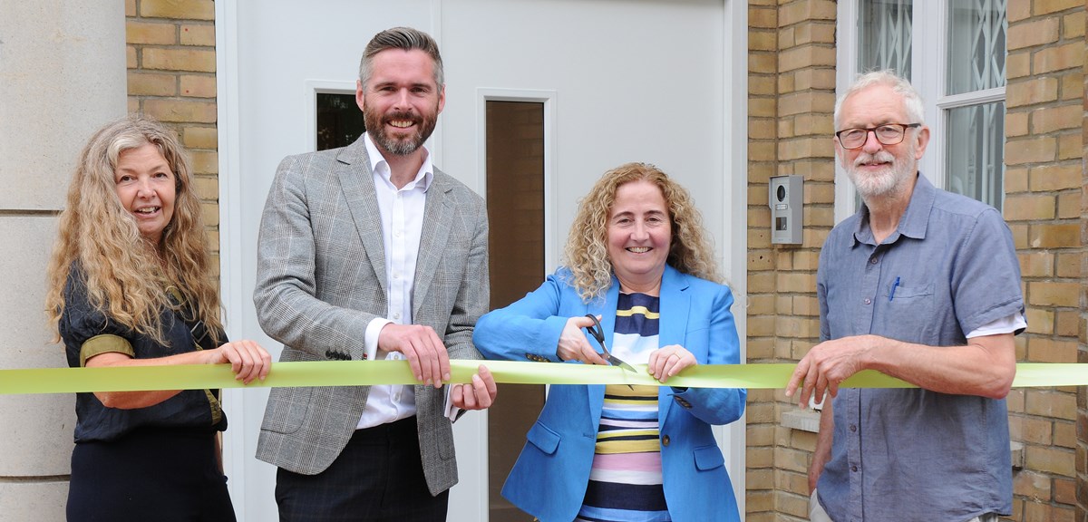 Toni Warner (SHP), Tom Copley (Deputy Mayor of London), Cllr Una O'Halloran and Jeremy Corbyn - photo by Keith Emmitt