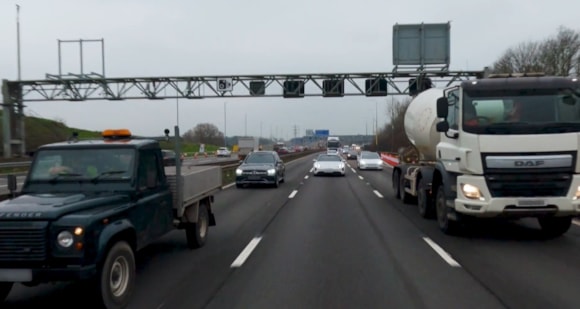 M6 Mercedes Land Rover screenshot