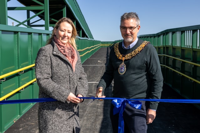 Louise Cox, Network Rail, and Cllr Mark Foster, Mayor of Biggleswade, open Lindsells Bridge