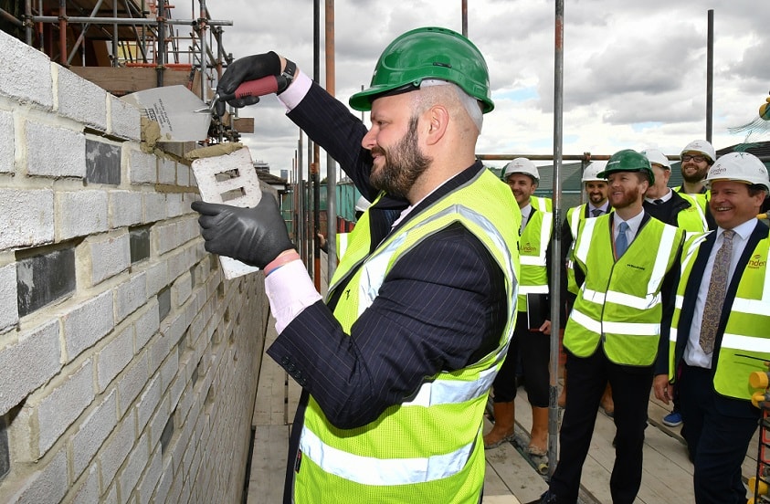 Linden Homes_KER_Mayor brick laying
