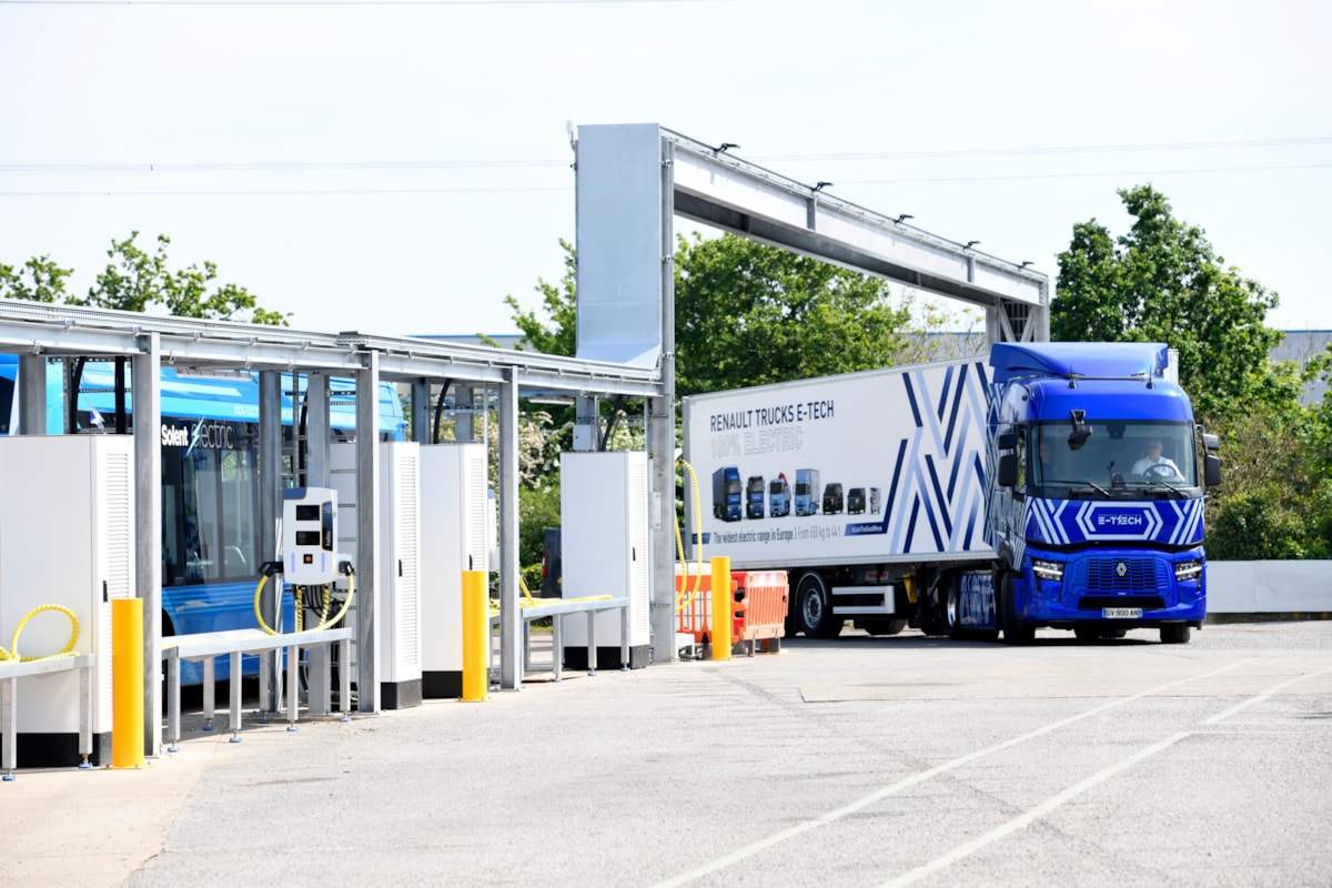 Renault eHGV charging at Hoeford