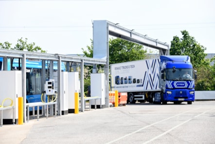 Renault eHGV charging at Hoeford