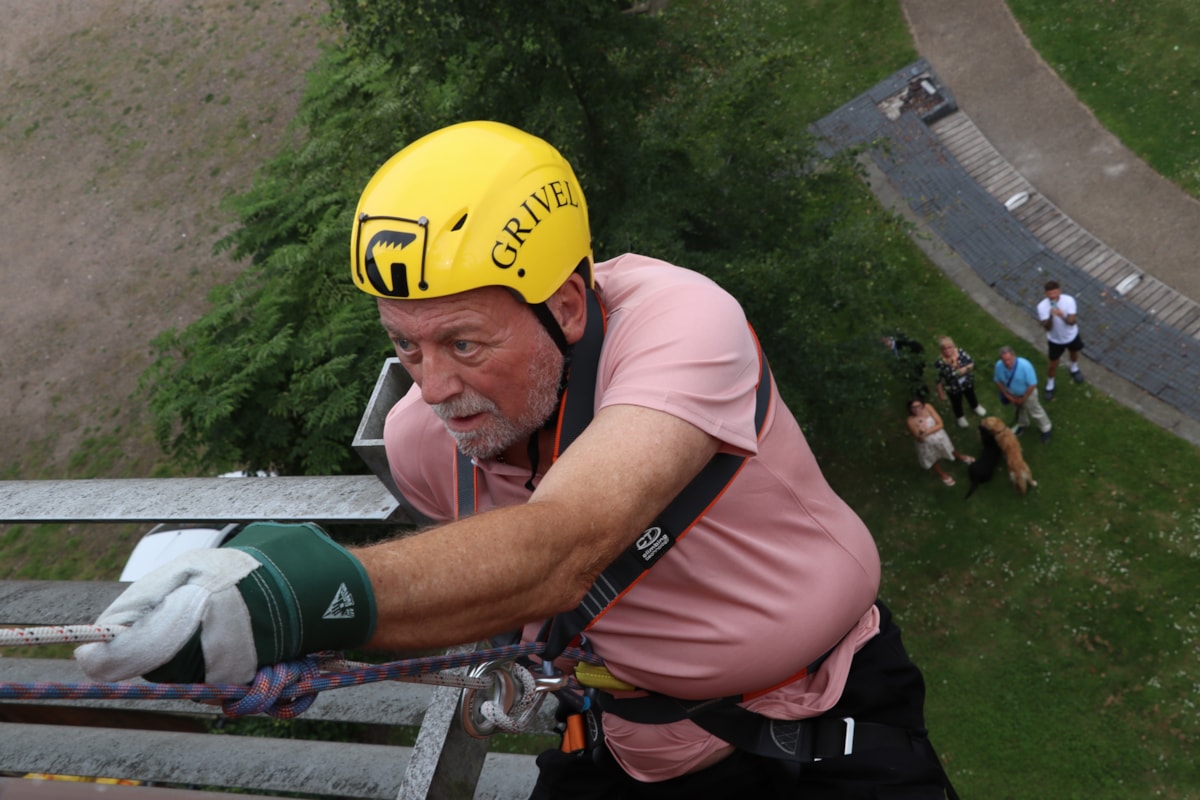 Mayor abseil-2