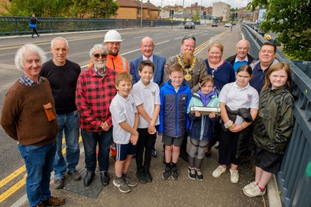 Provost Todd and Cllr Douglas Reid with Archie Abbie Molly Liam Lyle and Charlie from P6 at Loanhead
