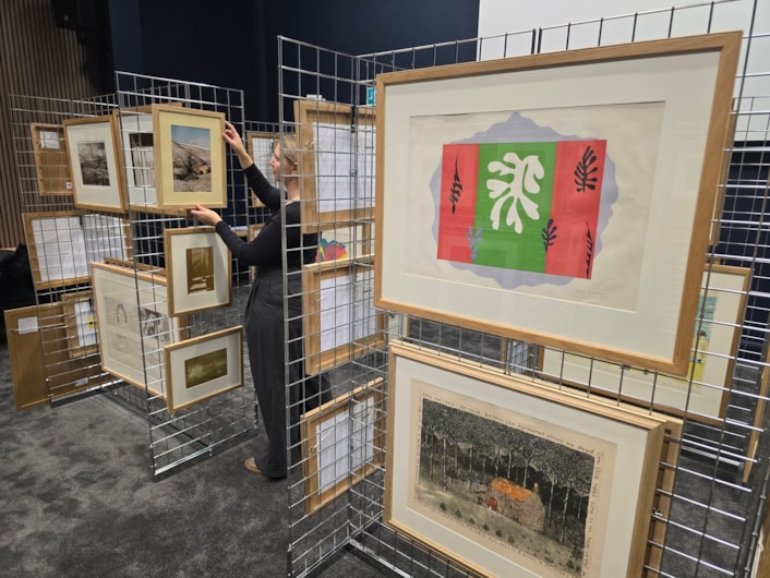 Christmas shoppers can take art from gallery’s on loan masterpieces: 20251127 091606