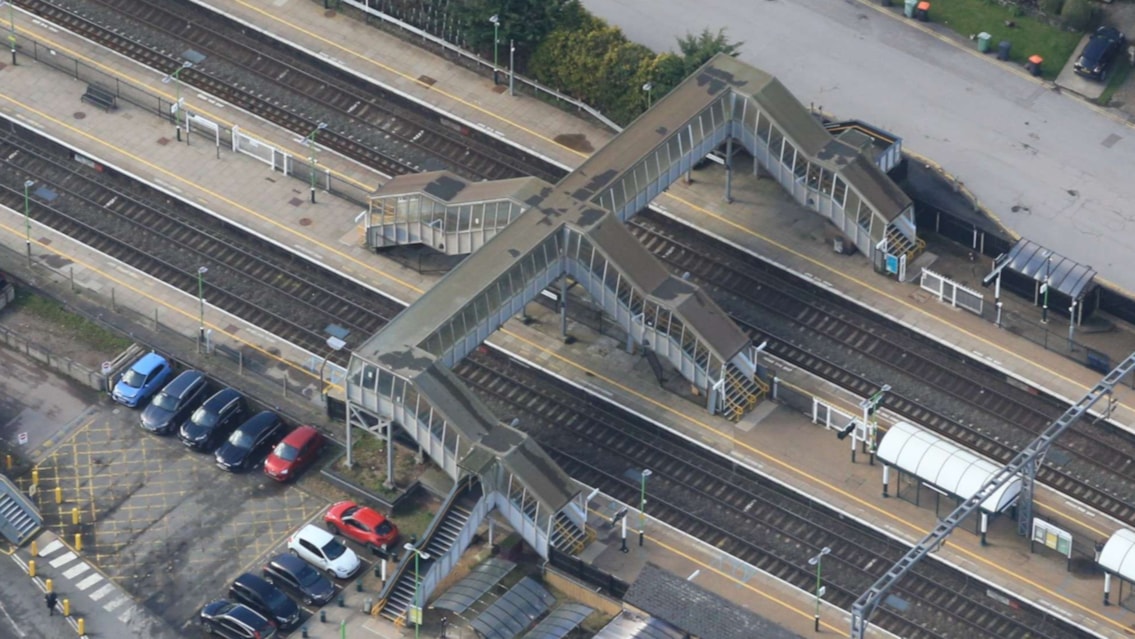 Local people in Leighton Buzzard invited to feedback on station public right of way plans: Leighton-Buzzard-southern-footbridge-aerial-view