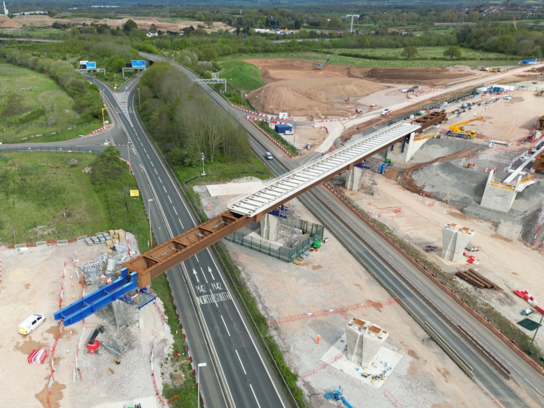 HS2 moves 1,100 tonne viaduct over M42 M6 link roads