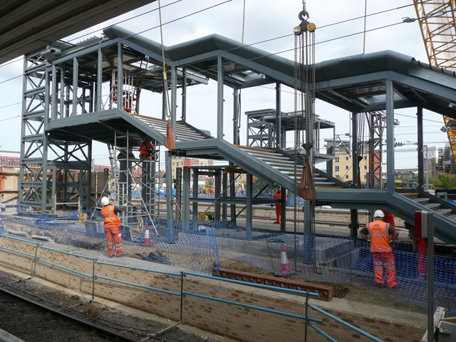 New footbridge for Cambridge (1): The footbridge connecting the new island platform (platforms 7 and 8) at Cambridge to the existing station was lifted in on Sunday 25 September 2011.