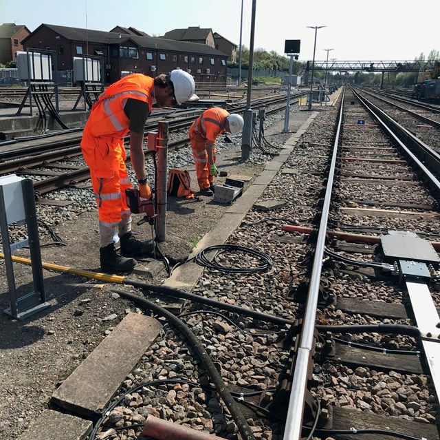 Passengers across South East London and Kent asked to check before they travel ahead of £8m rail upgrade over festive period: Kent engineers working