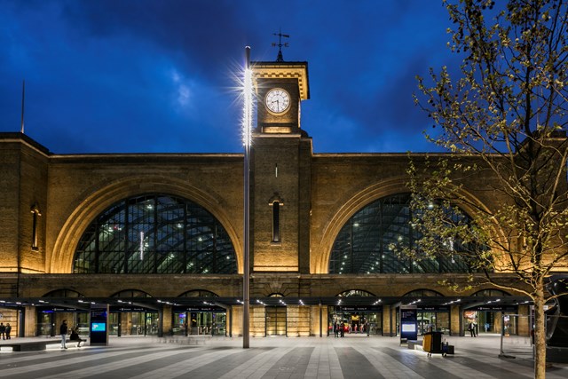 King's Cross railway station - front at night