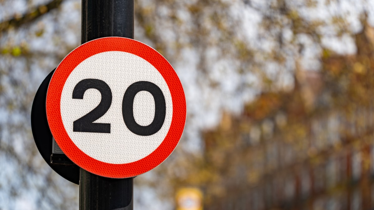 20mph road sign