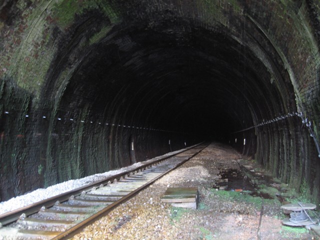 Chipping Camden tunnel to get new tracks