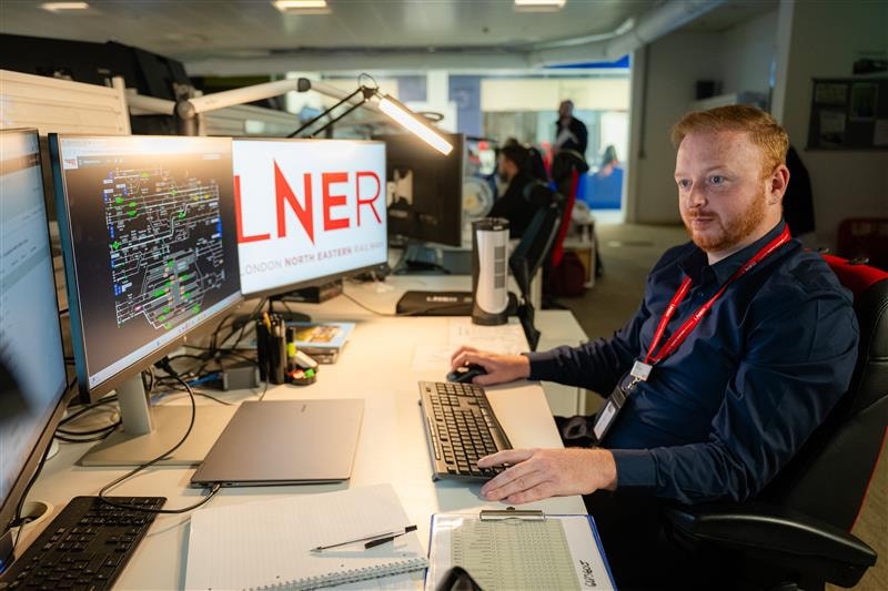 LNER Network Rail-100