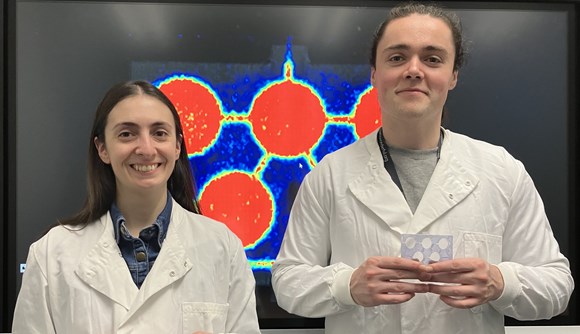 New device could replace animals used in drug and chemical safety testing: CROP Dr Adriana Tavares and Liam Carr with the body-on-chip device