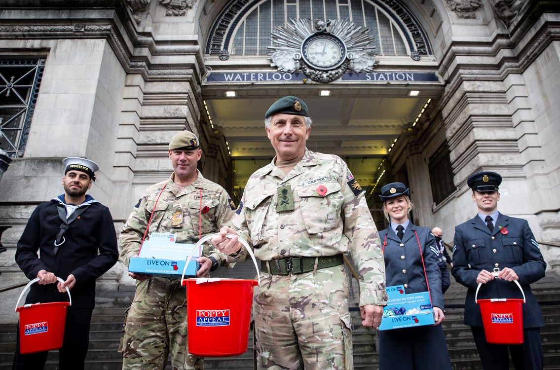 London Waterloo welcomes the Armed Forces on London Poppy Day: London Poppy Day 2020-5