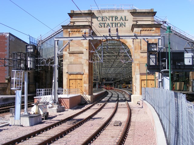 European Championships sees rise in passenger numbers at Scotland’s busiest station: GlasgowCentralEntranceArch