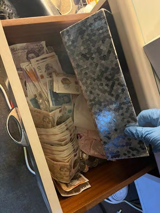 Simon Huckvale cash 1