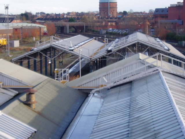 Chester station roof (02): Exterior high shot of platforms 4, 5 and 6