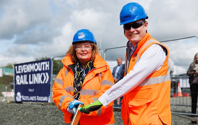 Transport Minister welcomes completion of track work at Leven: Fiona Hyslop, Transport Minister and ALex Hynes Scotlands Railway at Leven 
