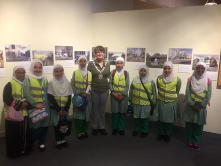 Tayyibah Girls School Cllr Potter Refugee Week 2017