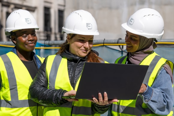 Places for London celebrates 10,000 learners through its construction skills programme: TfL Image - Construction Skills