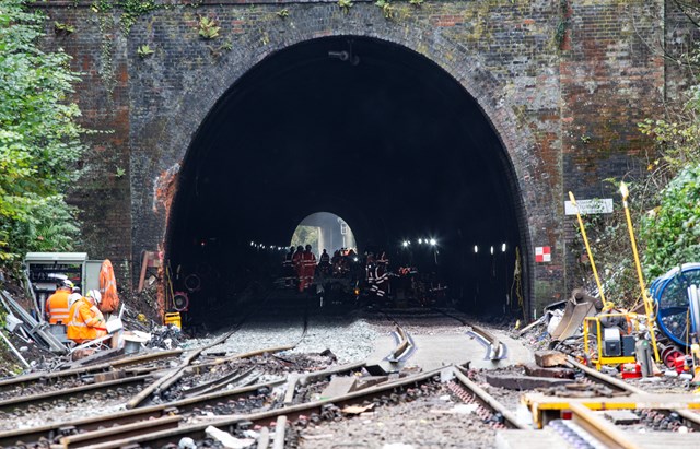 Salisbury Tunnel Junction - 111121