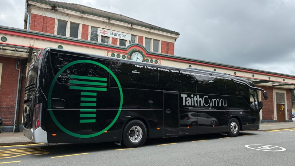 TaithCymru coach-2