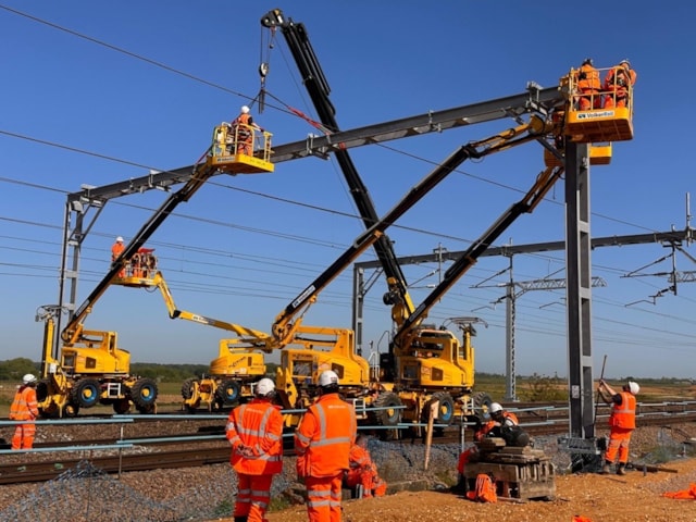 Overhead Line Equipment work, Radlett: Overhead Line Equipment work, Radlett