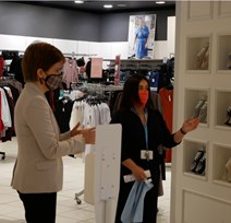 First Minister visits New Look at Fort Kinnaird Retail Park: First Minister visits New Look at Fort Kinnaird Retail Park