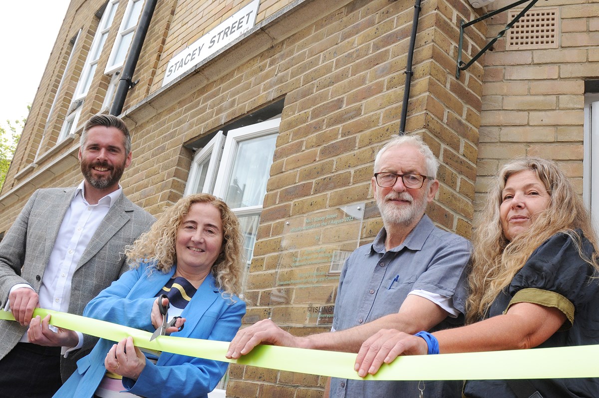 Tom Copley (Deputy Mayor of London), Cllr Una O'Halloran, Jeremy Corbyn and Toni Warner (SHP)  - photo by Keith Emmitt