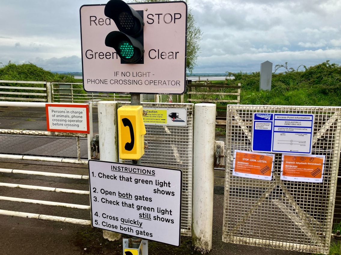 Universal signalling story - user worked level crossing