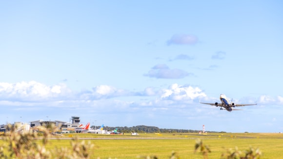 Travel Advice // Leeds Bradford Airport (11.20): Leeds Bradford Airport - Runway cropped