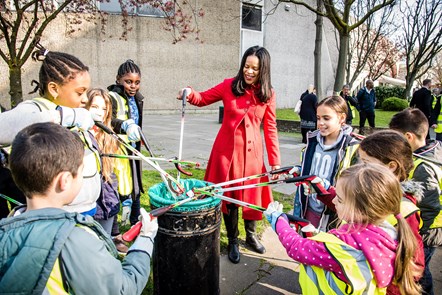 Children from Grafton Primary School join in the Islington Spring Clean litter picks, with Cllr Claudia Webbe, executive member for environment and transport