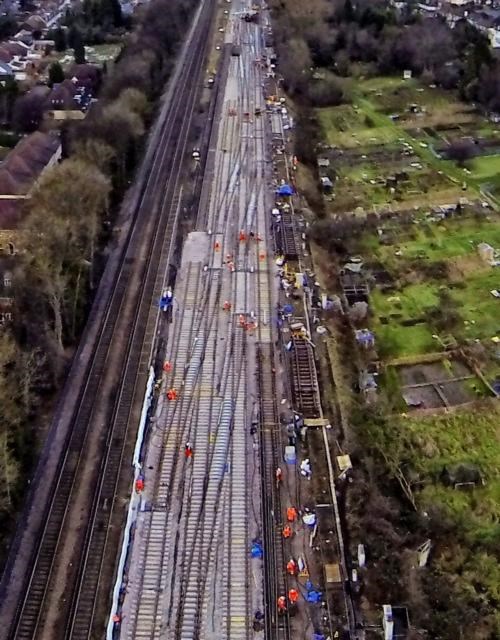 Upgrading the Brighton Main Line - Christmas 2013: Workers at Stoat's Nest junction, between Redhill and Purley