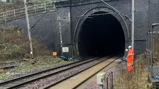 Flood prone Victorian tunnel gets once in a generation repair: Flooding at Crick Tunnel December 2020