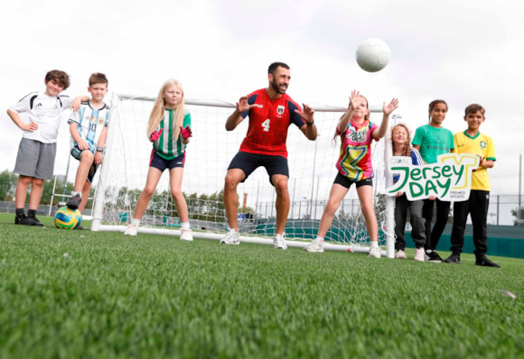 One week to go – Schools and workplaces across Cork urged to join Pico Lopes for GOAL Jersey Day: Pico Lopes GOAL Jersey Day